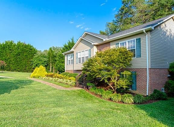 3rd image of 9 Granite Creek Dr