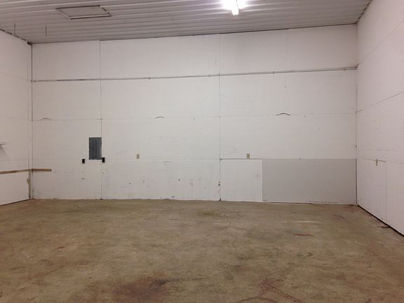 4th image of 281 Westmeadow Pl