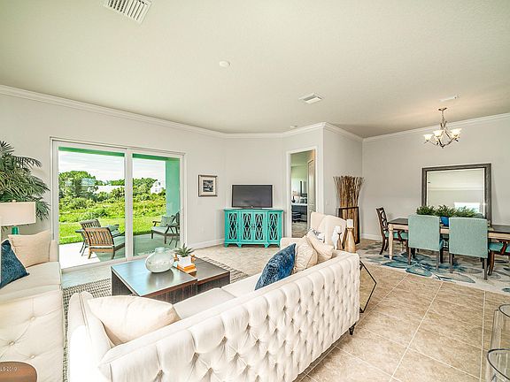 4th image of 455 Lorelei Ave