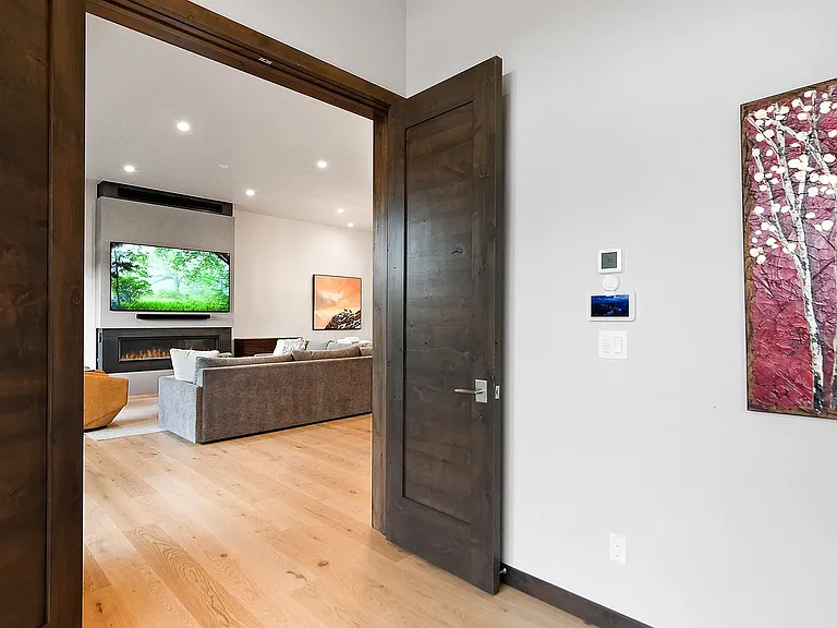 140 Monitor Dr — Photo 18