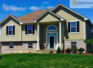 1002 NW Baytree Dr, Grain Valley, MO 64029