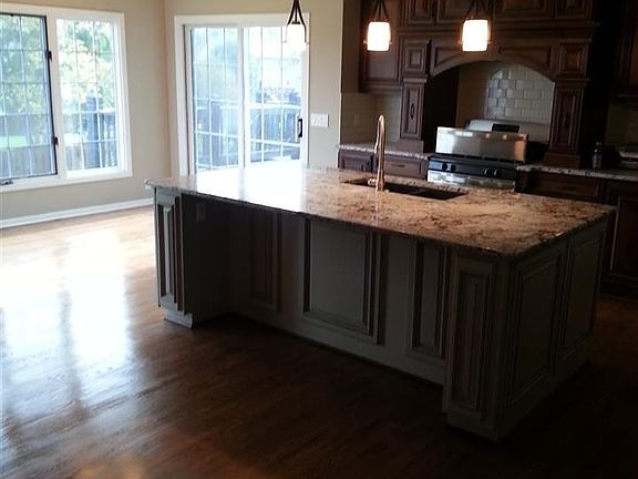 5th image of 15532 Windsor Dr