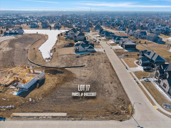 6597 Cardinal Rd, Bettendorf, IA 52722