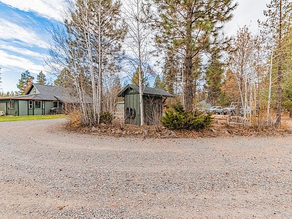 5th image of 52585 Antler Ln