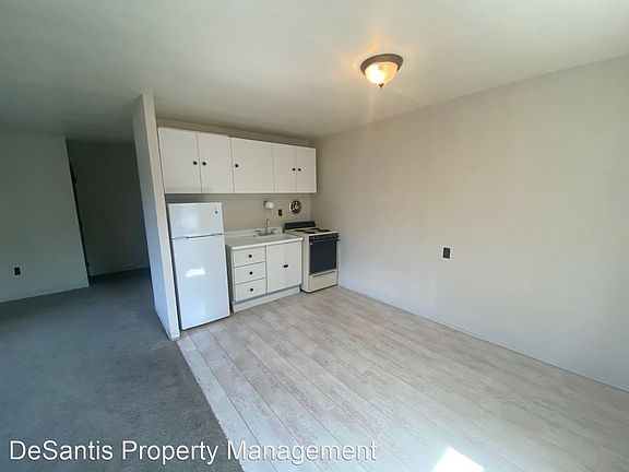 4th image of 720 McDonald St APT E