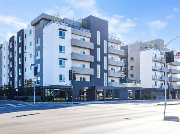 MODERNO Axis Luxury Living