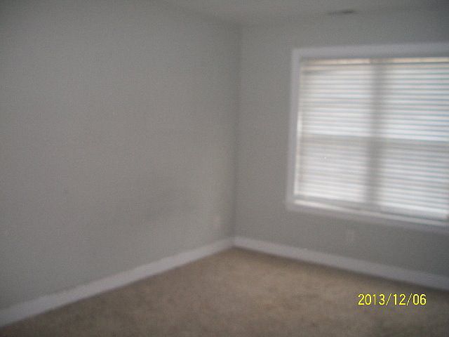 2nd image of 502 Oakwood Ave