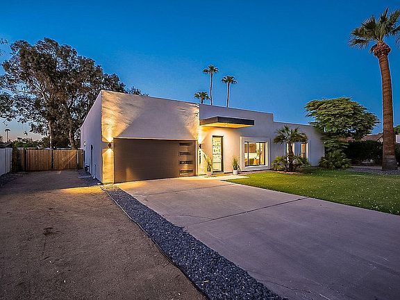 2nd image of 5030 E Poinsettia Dr