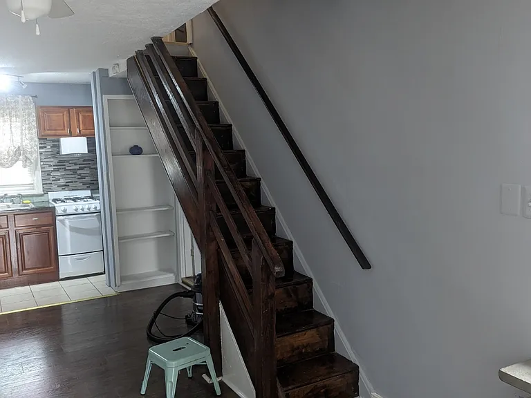 101 Walnut St #B — Photo 3