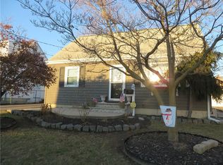 52 Buchanan Ave, Parlin, NJ 08859