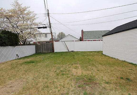 2nd image of 209 Devonshire Dr