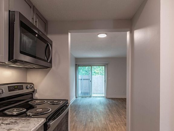4th image of 109 Rocky Creek Dr #109