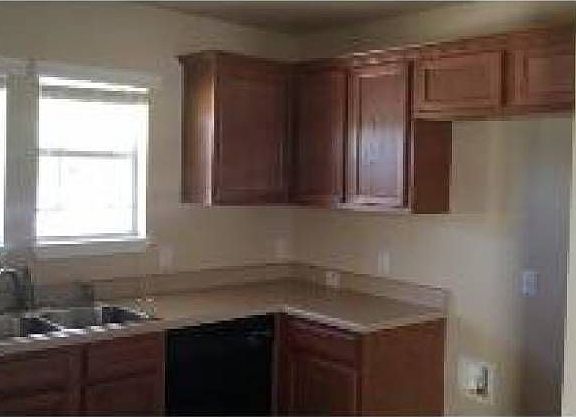 4th image of 705 N Cascades Ave APT 1