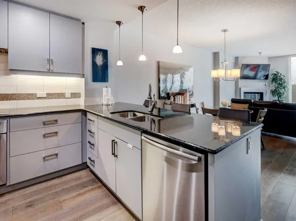 888 S 4th Ave SW #1406, Calgary, AB T2P 0V2