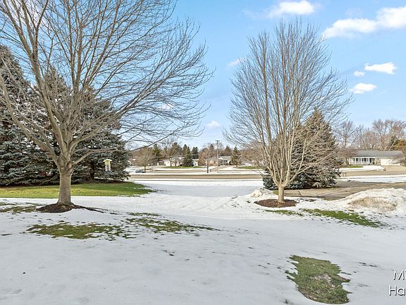 4th image of 3929 Windsor Hill Dr