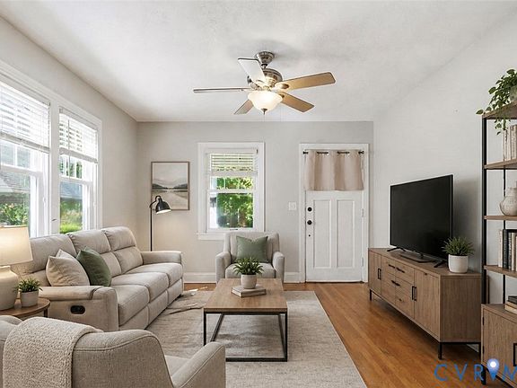 2nd image of 121 W 30th St