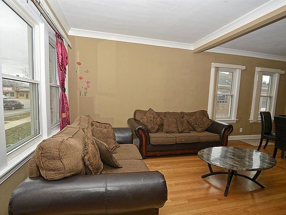 3rd image of 3838 Oak Park Ave