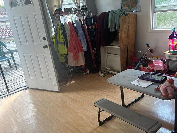 3rd image of 10256 S Avenue M