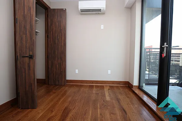 Rented by EXR | media 2