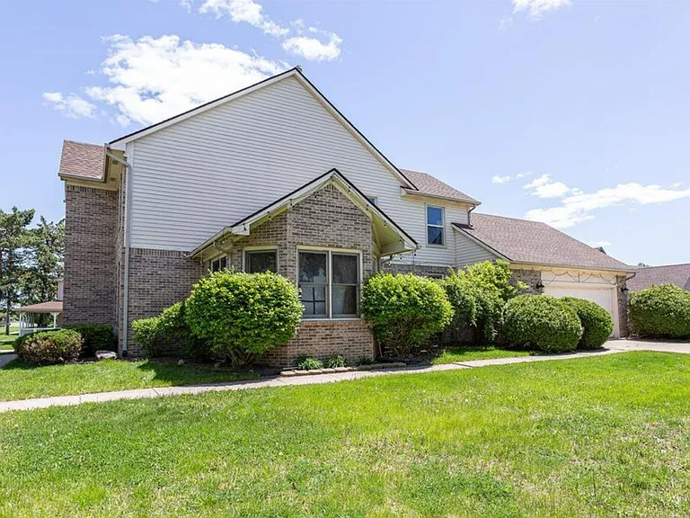 44741 Cherry Hill Rd — Photo 3