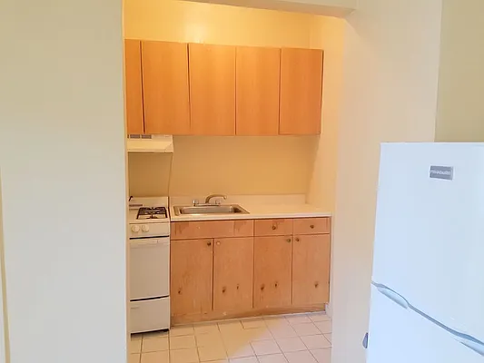 Rented by Alma Realty Corp. | media 2