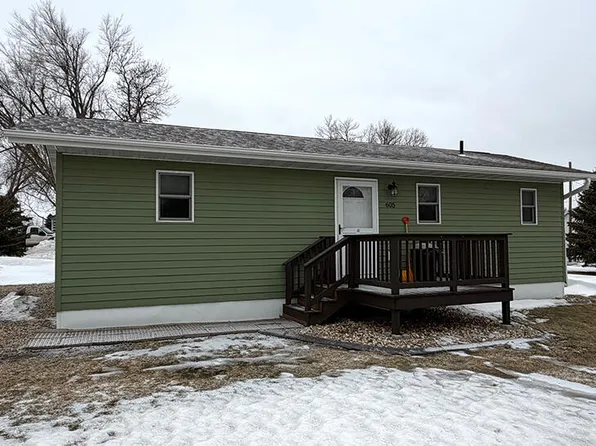 605 3rd St, Marion, ND 58466