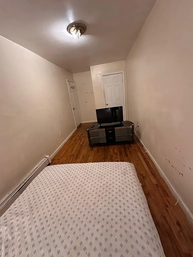 3 bed, 800 sqft, $1,200 — Photo 3