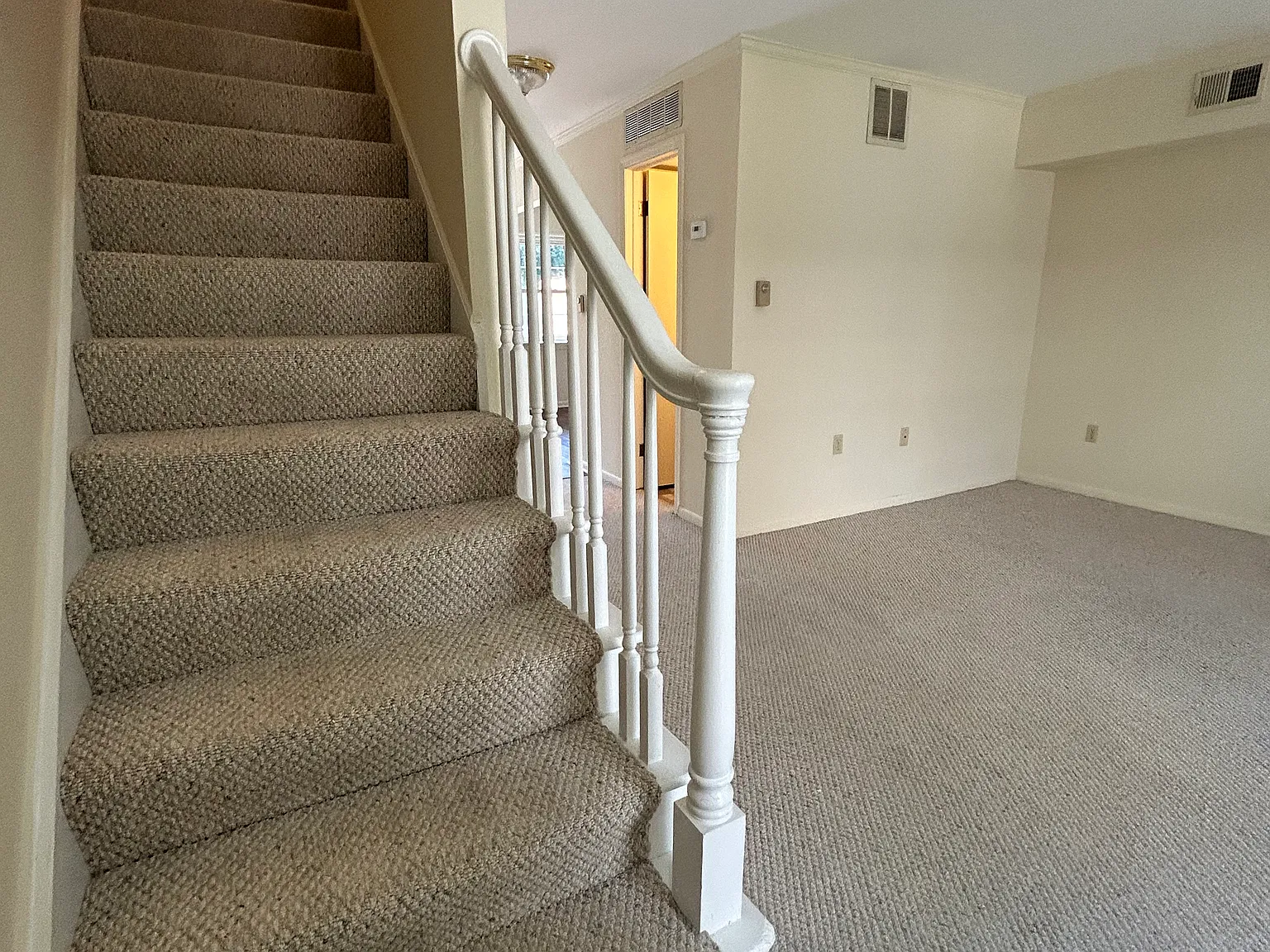 2 bed, 2.5 bath, 1125 sqft, $1,640 — Photo 4