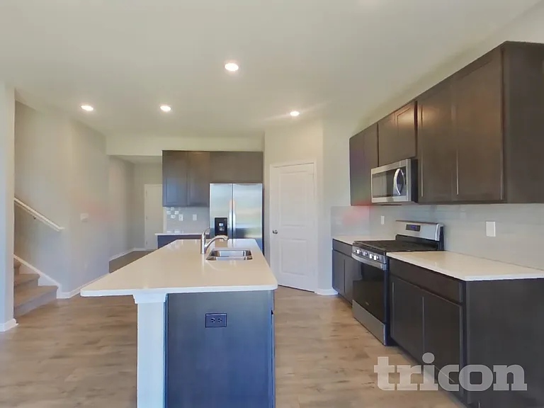 1658 Fairmount Dr — Photo 4