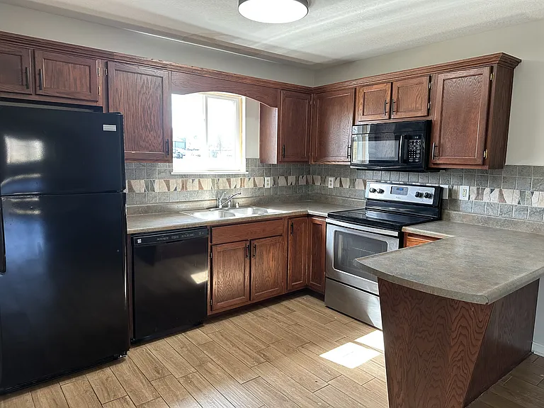 901 Pine Valley Dr #202 — Photo 4
