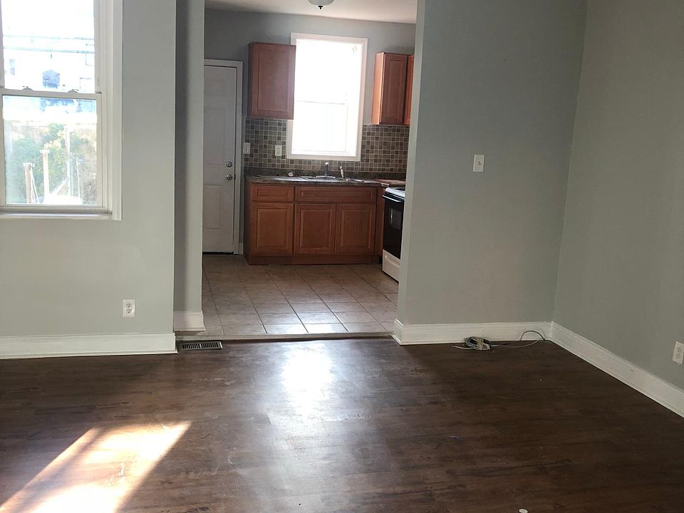 2nd image of 5526 Blakemore St