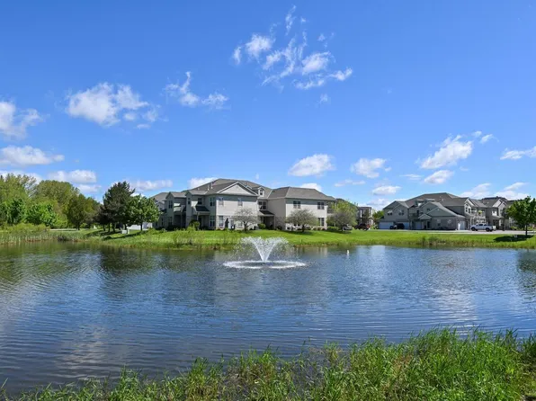 N16W26559 Meadowgrass CIRCLE #A, Pewaukee, WI 53072