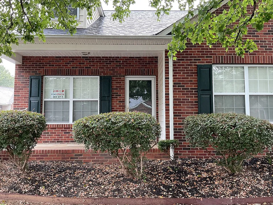 1724 Clemmon Sanders Cir