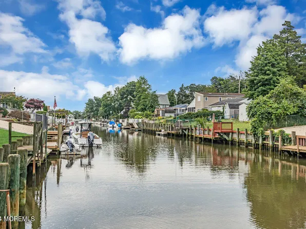 8 Fairway Drive, Tuckerton, NJ 08087