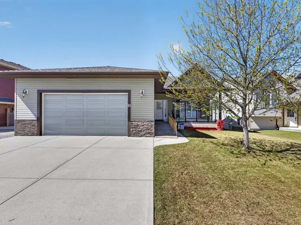 700 E Carriage Ln #11, Carstairs, AB T0M 0N0