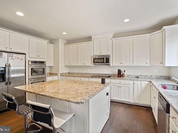 4th image of 8893 Englewood Farms Dr
