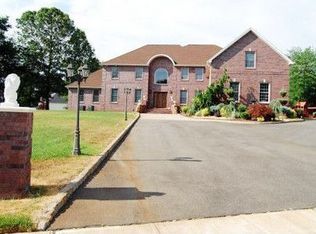 10 Polonia Ct, Monroe Township, NJ 08831