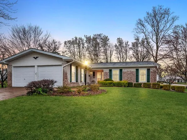 785 Townhouse Ln, Hazelwood, MO 63042