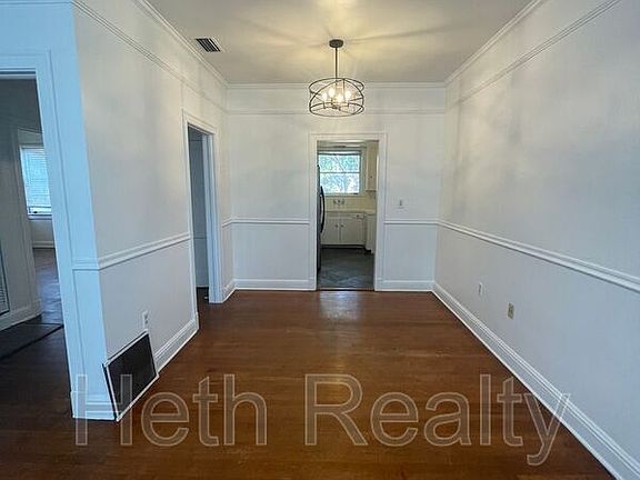5th image of 2748 Vernon Ter #4
