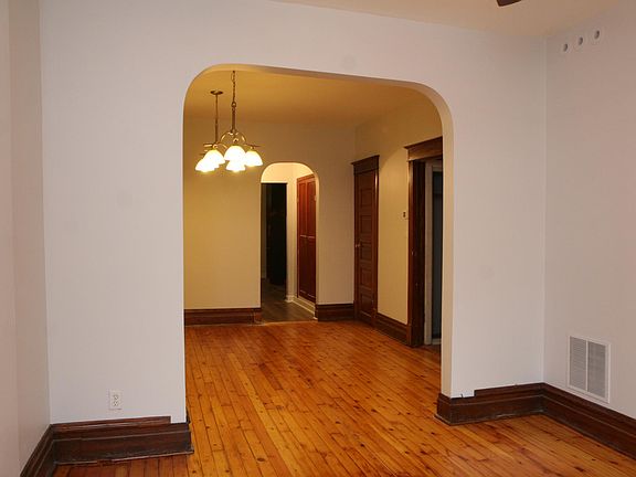 2nd image of 2706 N Richmond St #1
