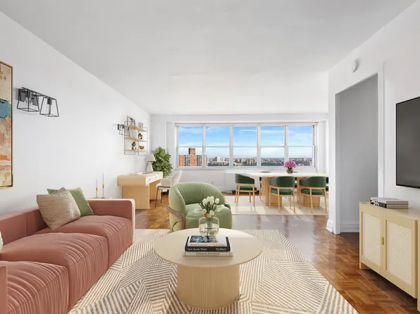 555 Kappock Street image 1 of 15
