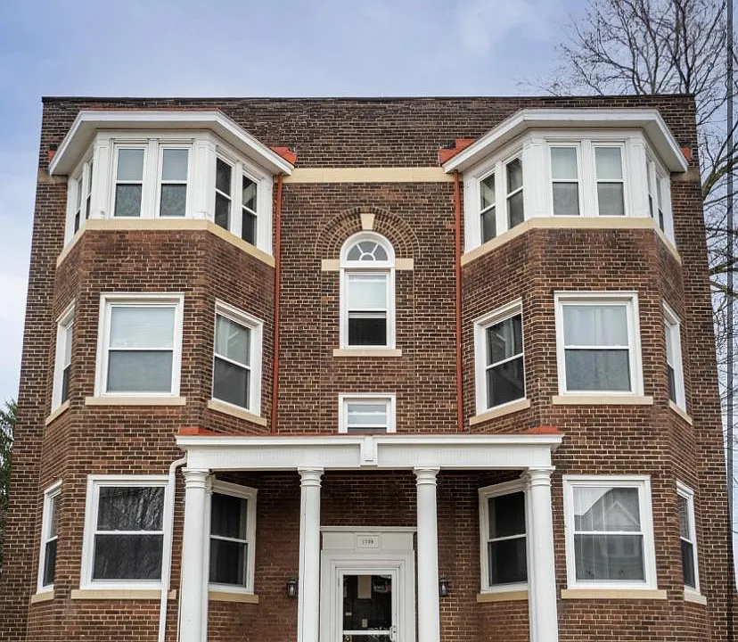 Building Photo 4