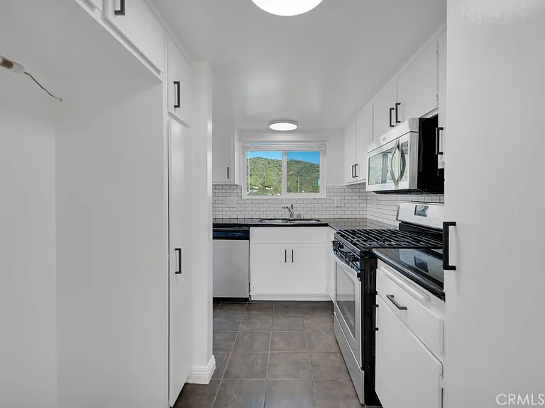 17847 Beneda Ln #16 — Photo 5