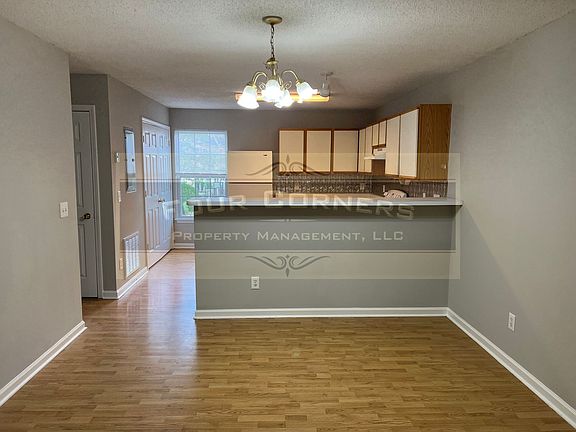 3rd image of 3936 McIntosh St APT 3A