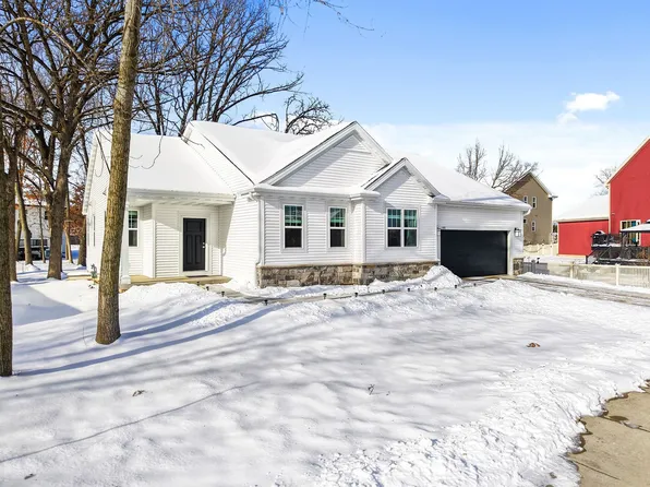 1182 Okeeffe Ave, Sun Prairie, WI 53590