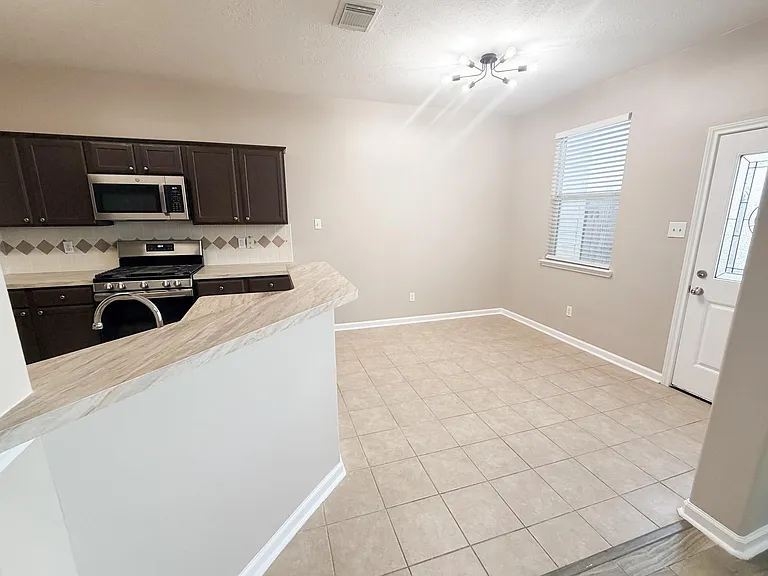 4422 Park Trail Ln — Photo 7
