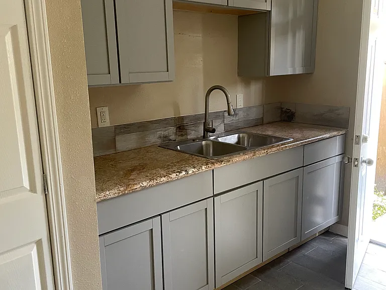 521-523 Homewood Pl #521 — Photo 2