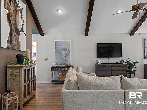 5th image of 4 Cardinal Cir