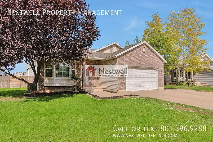 Spacious 4-bed home in great Layton location. — Photo 2
