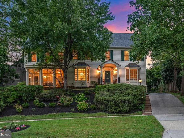 6807 Meadow Ln, Chevy Chase, MD 20815